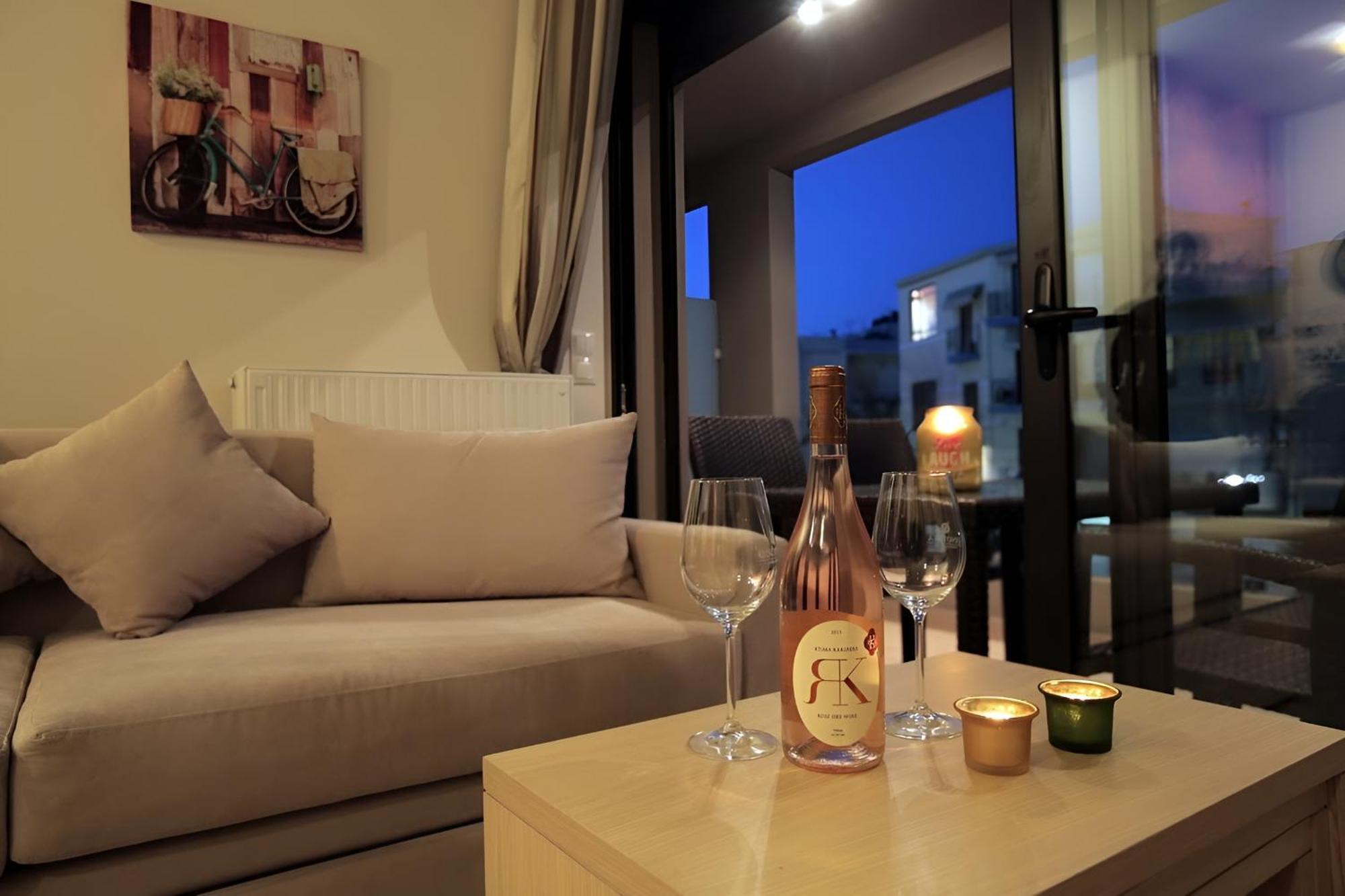 Onyx City Center Apartment With Parking 伊拉克利翁 外观 照片